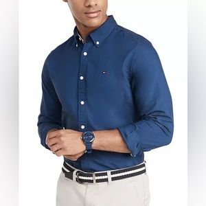 NWOT Navy Blue Tommy Hilfiger Men’s Custom Fit Long Sleeved Button-Down Shirt